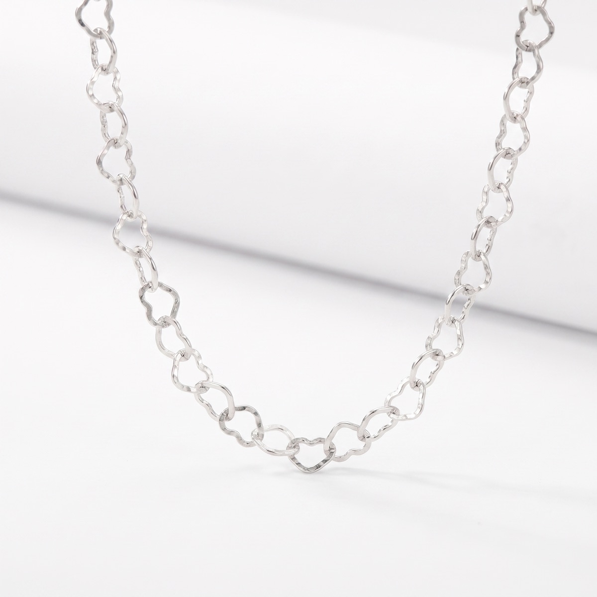 Chaîne Amina sur fond blanc — Argent 925 Sterling